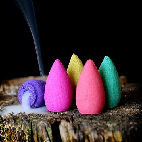 Bruciatore Di Incenso A Cascata In Ceramica Verde – Set Con 100 Coni E 30 Bastoncini, Pinzette E Tappetino – Porta Incenso A Riflusso Per Aromaterapia E Relax