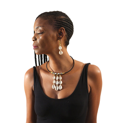 Necklace/Choker: African Cowrie Shell. Earrings included. (Free Shipping).